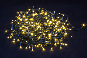 Гірлянда світлодіодна нитка для декору Тепло-білий 42м. 600 LED від мережі чорний провід Гірлянда світлодіодна нитка для декору Тепло-білий 42м. 600 LED від мережі чорний провід