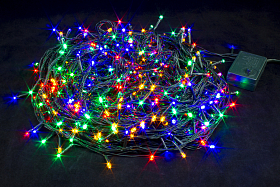 Гірлянда Різнокольорова нитка на ялинку 42 метри 600 лампочок Laplandia світлодіодна від мережі чорний провід (m.01.5В.600-)
